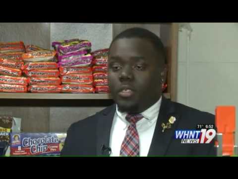 A student at Alabama A&M Student Starts A Food Pantry Out Of His Dorm To Give Back 1
